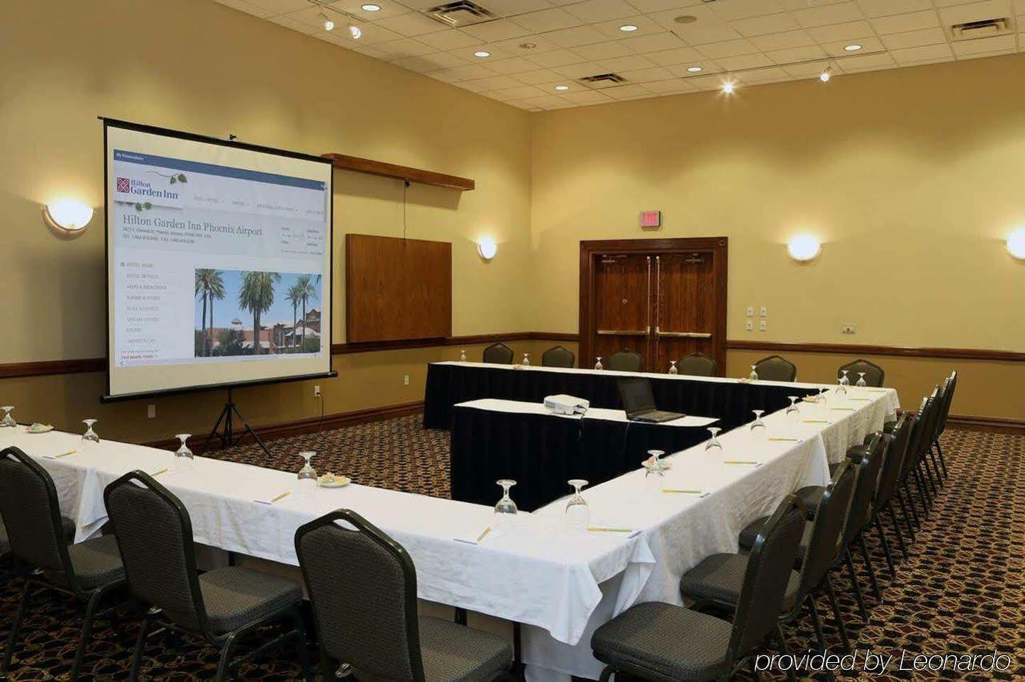 Hilton Garden Inn Phoenix Airport Buitenkant foto